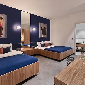 Kepler Club Sabiha Goekcen Airport - International Transit Area Hotel a capsule